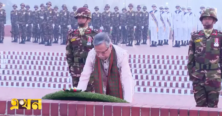 জাতীয় স্মৃতিসৌধে শ্রদ্ধা জানিয়েছেন রাষ্ট্রপতি